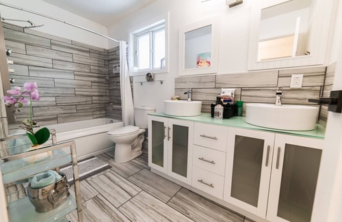 Lethbridge House | Luxurious home with your own private indoor pool.