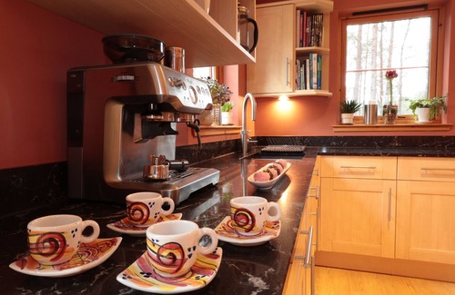 Nethy Bridge House | Luxurious House With Large Enclosed Woodland Garden In Cairngorm National Park