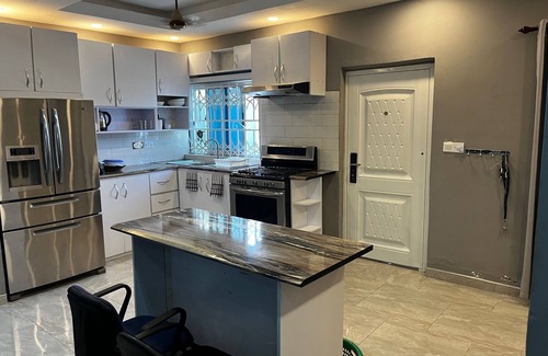 Sunyani House | Luxurious House with 2BED ROOMS AND 2 BATH