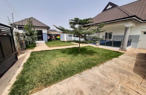 Sunyani House | Luxurious House with 2BED ROOMS AND 2 BATH