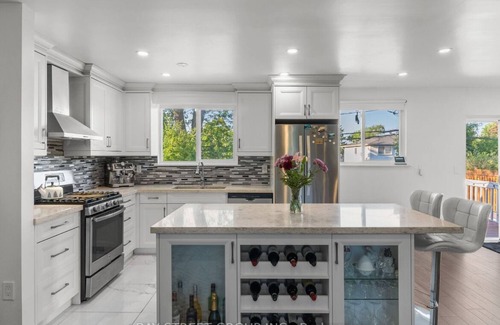Ajax House | Luxurious house with private pool