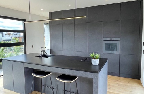Wanaka House | Luxurious Lake and Alpine Views