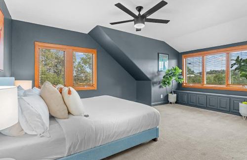 Dripping Springs House | Luxurious Lake Park House: Sleeps 25, Pool, Hot-Tub, Firepit and Game Room!