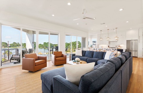 Granite Shoals House | Luxurious Lake Retreat: Sleeps 18, King Suites, Pool, Slide, Sun Deck, Elevator