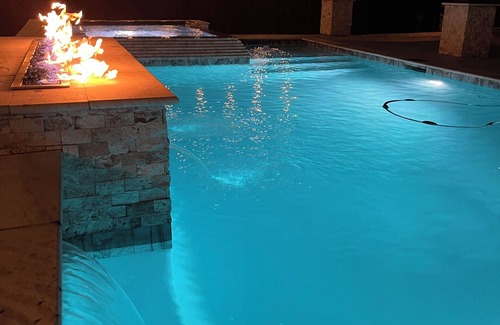 Northeast Houston House | Luxurious Large Modern Home, heated spa and pool