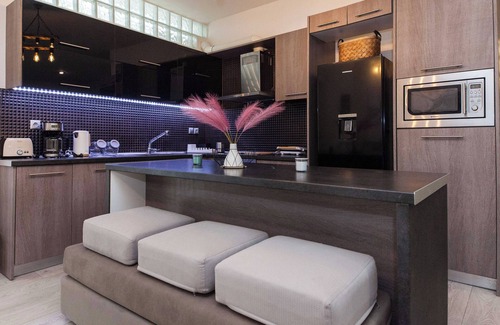 Dafni Apartment | Luxurious Modern Apt in Dafni by MPS