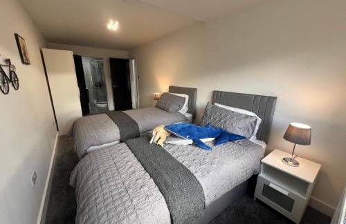 Offerton House | Luxurious New Home Near Airport