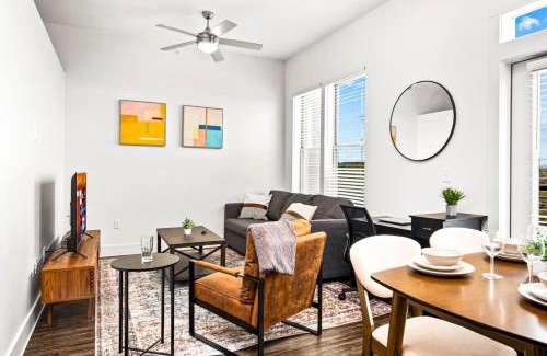 West Oak Hill Apartment | Luxurious New Unit 1Bd1Ba Pool, Golf Sim