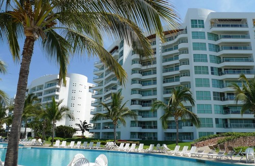 Nuevo Vallarta Condo | Luxurious newly renovated BeachFront Condo & Vidanta Membership