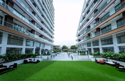 East Legon Apartment | Luxurious oasis with stunning views, ideal for your family in the heart of Accra