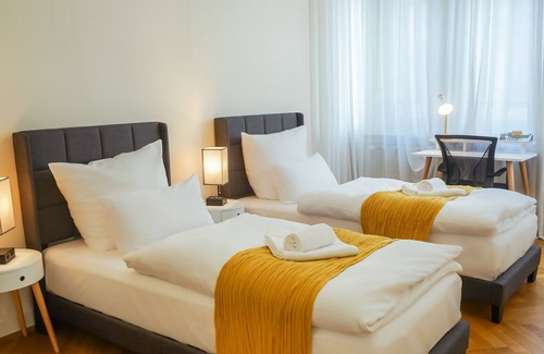 Hauptbahnhof Condo | Luxurious old building for 8 guests with comfortable box spring beds