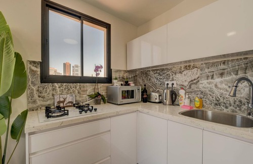 Ramat Gan Apartment | Luxurious penthouse - couples/families 2br minutes from TLV center free parking