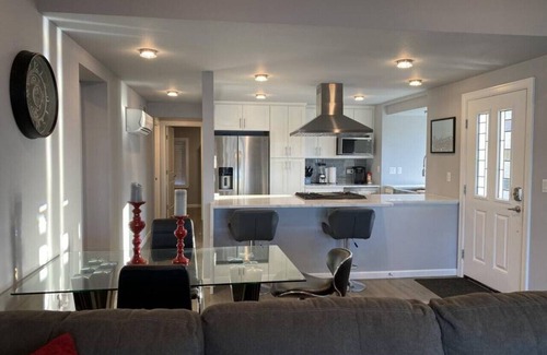 North End Condo | Luxurious Penthouse with Bay View in Old Town Tacoma