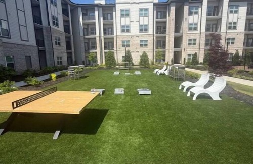 McDonough Apartment | Luxurious Plush Apartment
