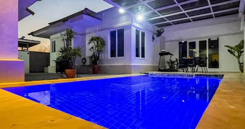 Bang Sare Villa | Luxurious Poolside Retreat in Bang Saray
