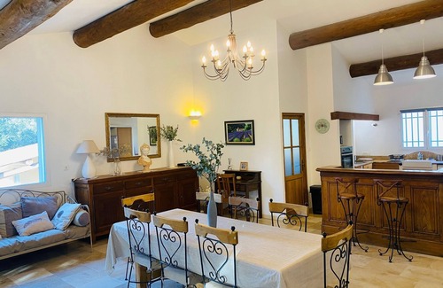 Saumane-de-Vaucluse Villa | Luxurious Provencal detached villa 5* located 1 minute from golf course