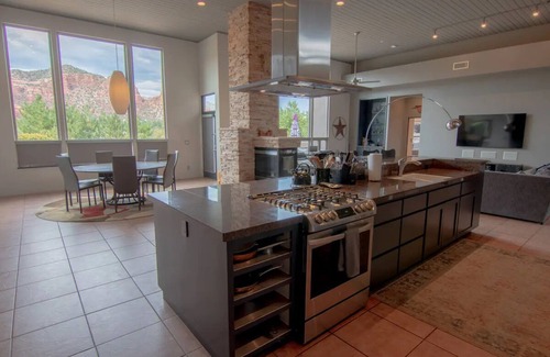 Oak Creek House | Luxurious private 4 bedroom home with spectacular views, pool and hot tub