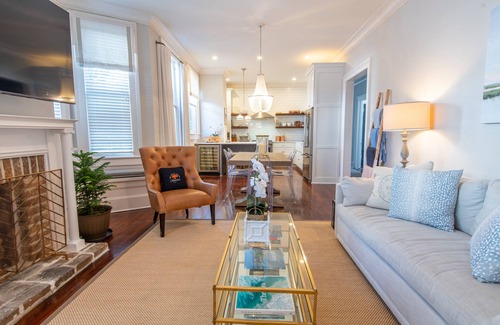 South of Broad House | Luxurious, Renovated South of Broad Condo