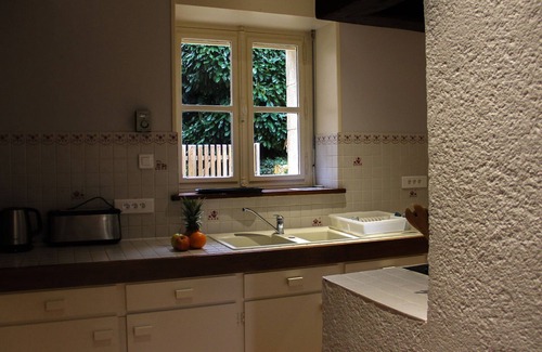 Bruere-Allichamps Cottage | Luxurious Retreat: Spacious Home & Annex, Gardens, WiFi, Near Noirlac Abbey