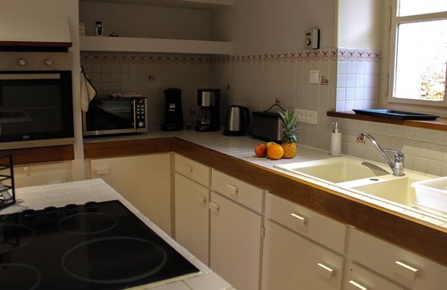 Bruere-Allichamps Cottage | Luxurious Retreat: Spacious Home & Annex, Gardens, WiFi, Near Noirlac Abbey