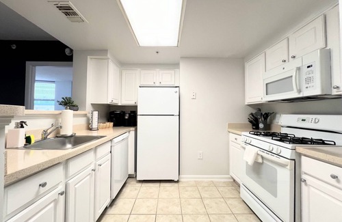 Ballston Apartment | Luxurious Retreat close to DC 3 Beds