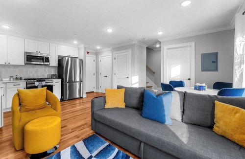Harrison Apartment | Luxurious Retreat! Near SI Stadium & PATH-Easy NYC Access-Walk to Shops & Dining