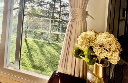 Knollswood Villa | LUXURIOUS ROOM WITH LOVELY VALLEY VIEW