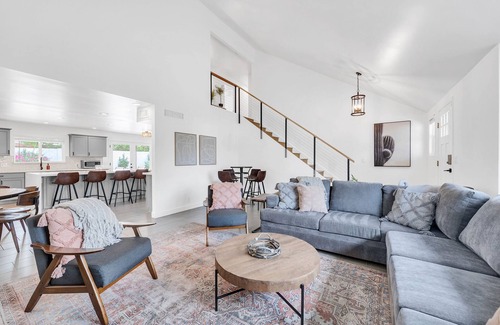 Kierland House | Luxurious Scottsdale Retreat for 2+ Families & Large Groups | Pool & Hot Tub
