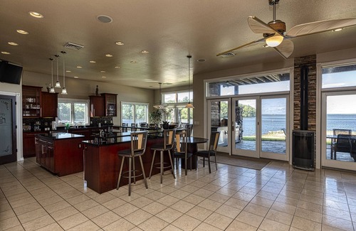 Mauston Condo | Luxurious Stay Spa Retreat - Private Hot+Cold Tubs, Steam Suite, Spa Services