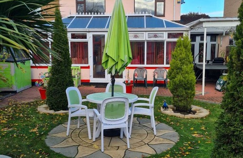 Littleover Apartment | Luxurious, stunning detached bungalow in Derby