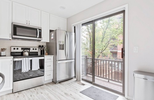 Ballston House | Luxurious Townhome ★ Heart of Arlington ★ Family-Friendly