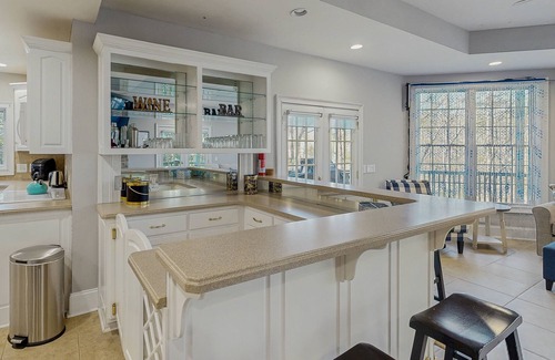 Helen House | Luxurious Tree House Retreat with wrap around balconies and Hot Tub