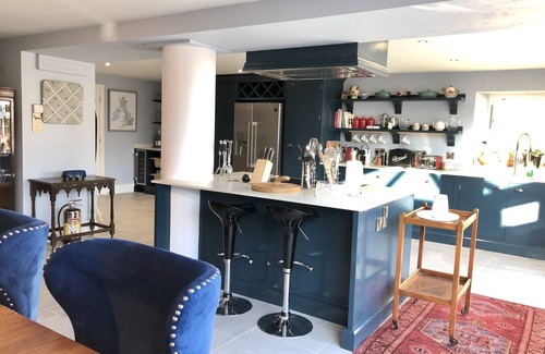 Whitecroft House | Luxurious & Unique Riverside Period - Amazing Views - Sleeps 8 - Dog Friendly
