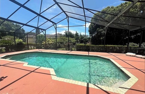 Windermere House | Luxurious Vacation Home in Beautiful Windermere, 20 Min. to Disney & Universal!