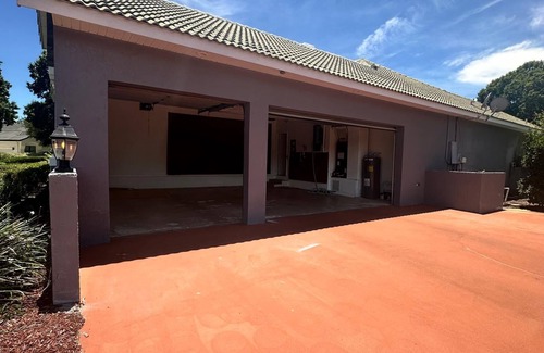 Windermere House | Luxurious Vacation Home in Beautiful Windermere, 20 Min. to Disney & Universal!