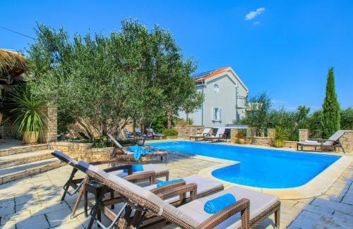 Susica Villa | Luxurious Villa in Murter with Pool
