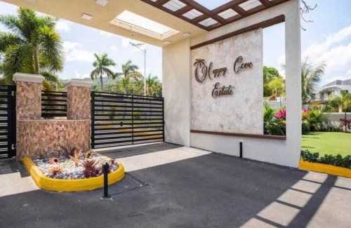 Ocho Rios House | Luxurious Villa Royale- 5 min drive to Ocho Rios