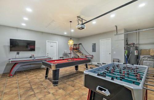 Lake Magdalene Villa | Luxurious Villa with Heated Pool, Theatre, Gym !