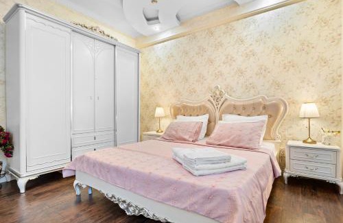 Sector 1 Apartment | Luxurious Villa with Lush Garden and Huge Terrace near Herastrau Park