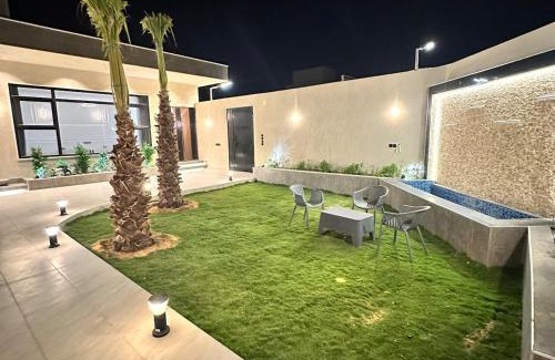 Al Qassim Ski Chalet | Luxurious villa with three bedrooms, cinema and swimming pool