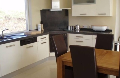 Downings Cottage | Luxurious Waterfront Holiday Homes with Private Pebble Beach & Free WiFi.