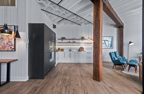 Teneriffe Apartment | Luxurious Woolstore Living! ~Teneriffe