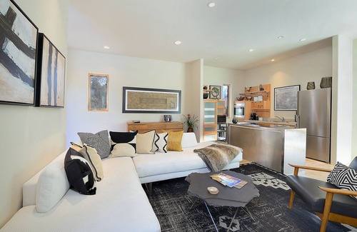 North Hills House | Luxurious Zen Retreat eight minutes from the Plaza