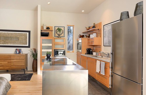 North Hills House | Luxurious Zen Retreat eight minutes from the Plaza