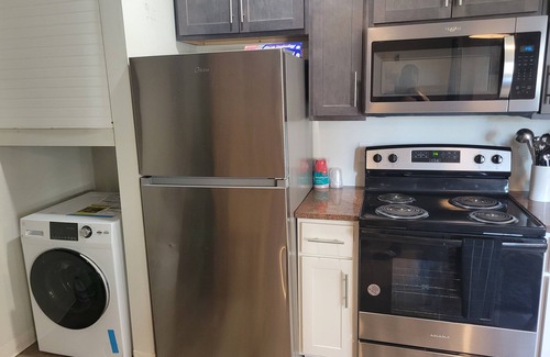 New Center Detroit Apartment | Luxury 1-bd apt w/WiFi, Parking, AC, and Balcony in fantastic Detroit. 1