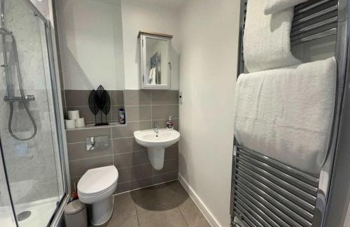 Horley Apartment | Luxury 1 bedroom, 1 bath apartment by MCF