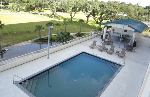 Biloxi Condo | Luxury 1 Bedroom, 1 Bath Condo in Biloxi, ~Ms-Ocean View