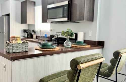 McAllen Apartment | Luxury 1-bedroom apartment in McAllen near major Hospitals , WiFi, AC