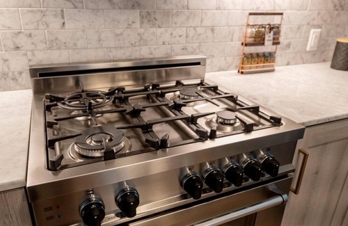 Rincon Hill Condo | Luxury 1 Bedroom Condo with Dedicated Office Near the Financial District