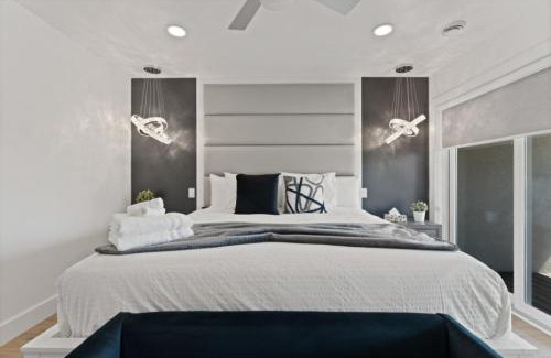 Leamington House | Luxury 171-7 Condos with Magnificent Lakeviews